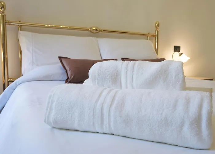 Giselda Courtyard Retreat בית הארחה 4*